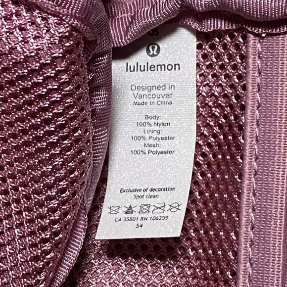 *** SOLD *** lululemon Wear Everywhere Belt Bag - Picture 7 of 9